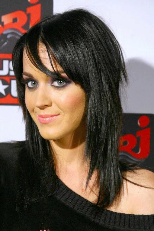 Прически 2008 года Katy Perry hair: Katy's hairstyle history Choppy hair, Hair styles, Choppy hairc