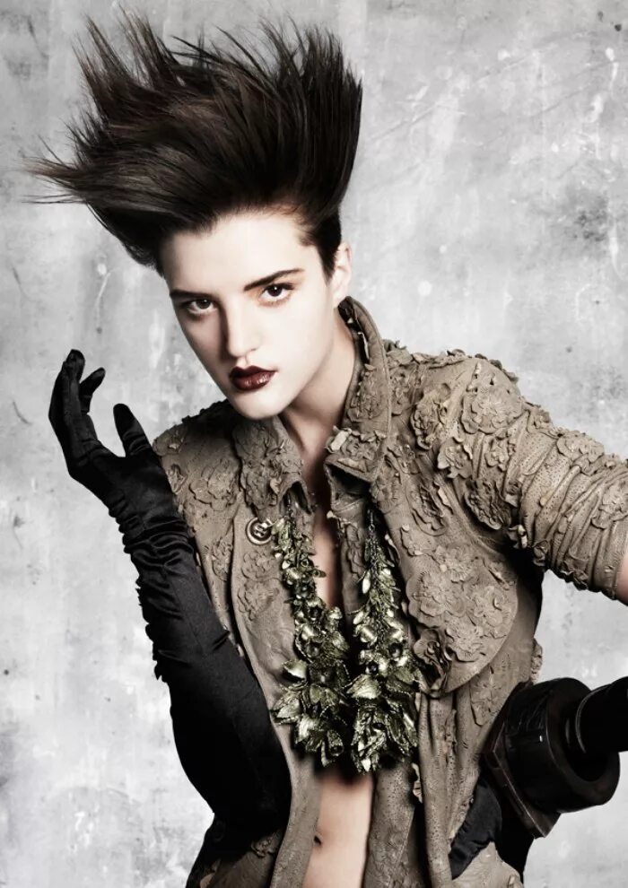 Прически 2010 женские Extreme and extravagant hairstyles inspired by Berlin fashion