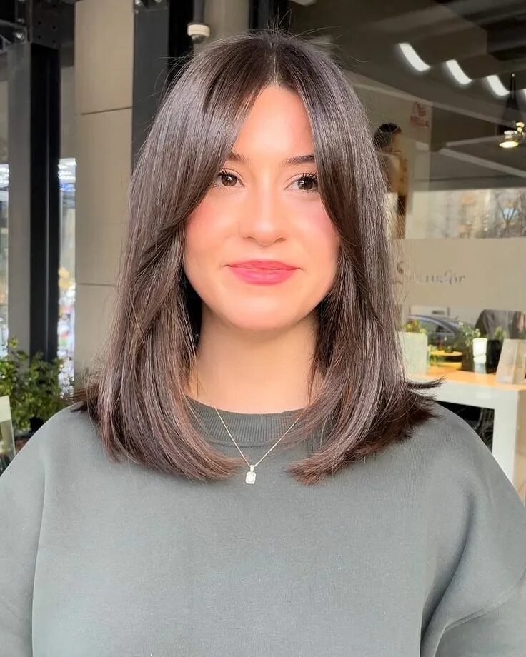 Прически 2023 2024 Dilaver Avşar on Instagram: "Curtain bangs & FreshBob ✂ #curtainbangs #freshcut 