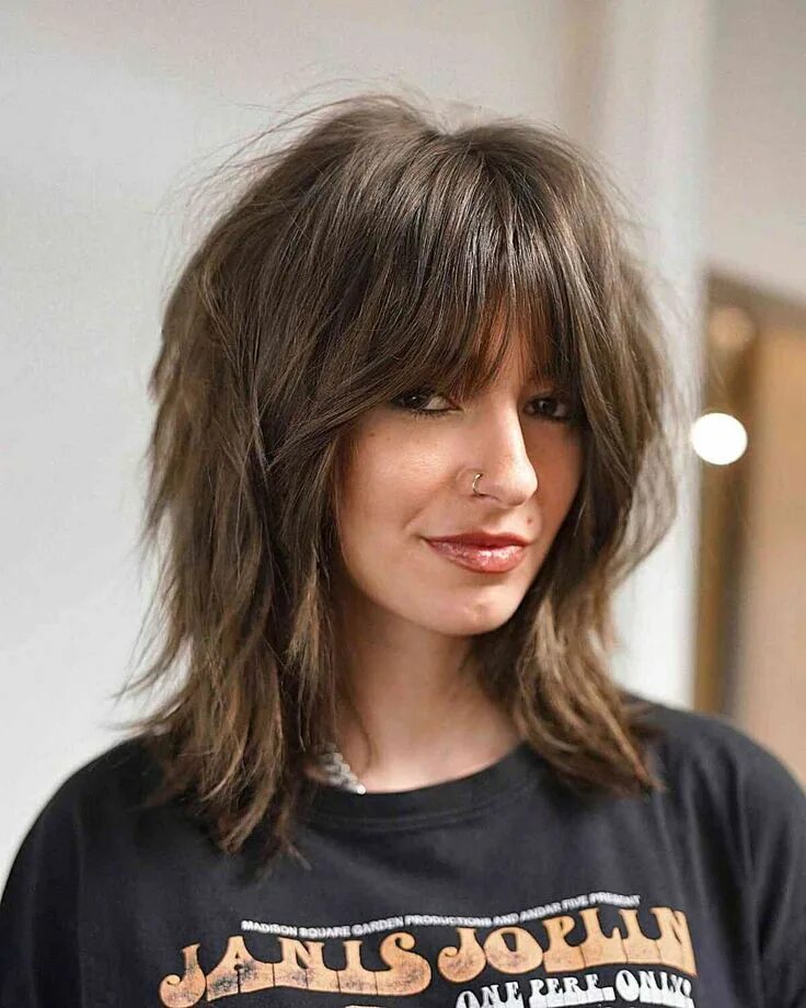 Прически 2024 2025 женские 70 Heavily Layered Shag Haircut Ideas for The Ultimate Tousled Look Medium lengt