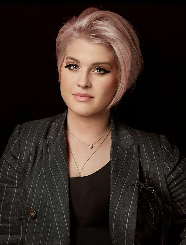 Прически 2024 для полных женщин Kelly Osbourne Cortes de pelo, Cortes de pelo para cara redonda, Cortes de cabel