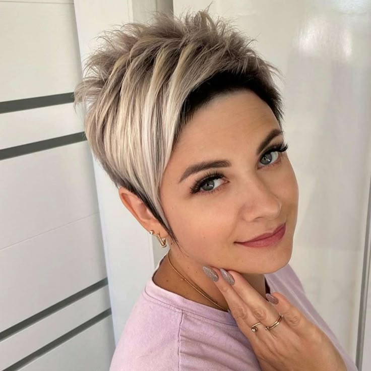 Прически 2024 году короткие стрижки Janie Arms Short Hairstyles - Likeeed Super short hair, Really short hair, Short