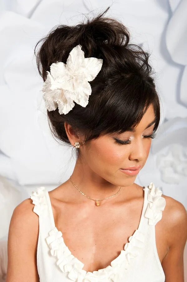 Прически 2024 на свадьбу женские с челкой Big Summer Bridal Giveaway - Tessa Kim Fascinator hairstyles, Wedding hair up, U