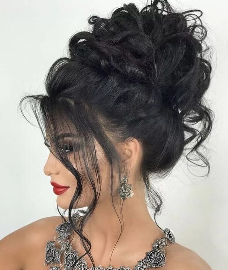 Прически 2024 женские на длинные #ideiasdepenteados #ideiasdecabelos #cabelo #penteados #formatura #casamento #ha