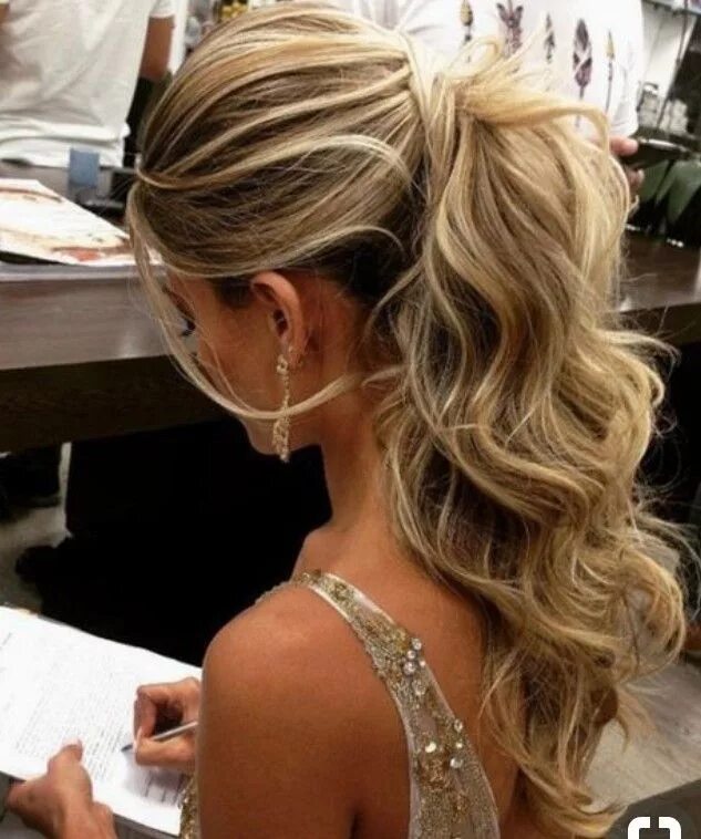 Прически 2024 женские на корпоратив Pin by Martha Acevedo on peinados Long hair styles, Hair styles, Wedding hairsty