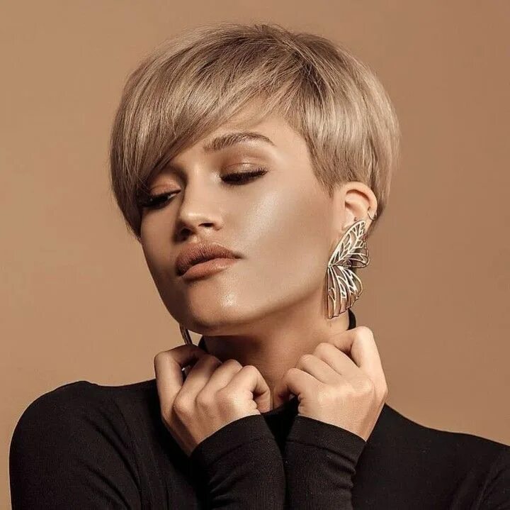 Прически 2024 женские тренды короткие волосы фото Gorgeous Look From @oana.rst Short choppy hair, Choppy hair, Hair cuts