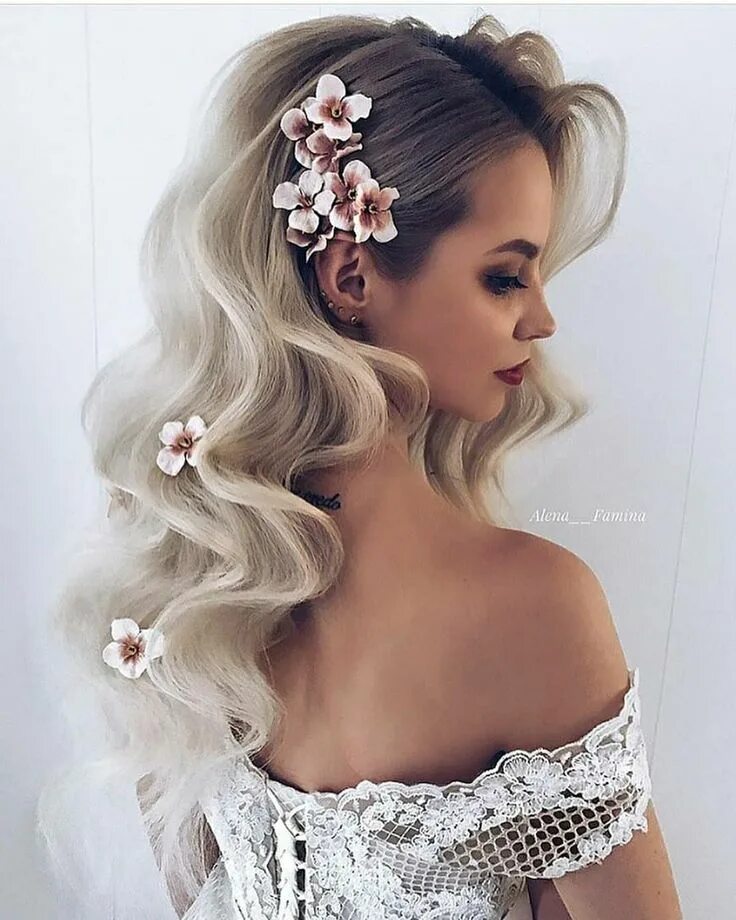 Прически 2024 женские тренды на свадьбу Pin by iam_klaudia on Hair Long hair styles, Flowers in hair, Wedding hair inspi