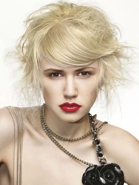 Прически 2024г женские Short and long hairstyles with dramatic points and bold statements