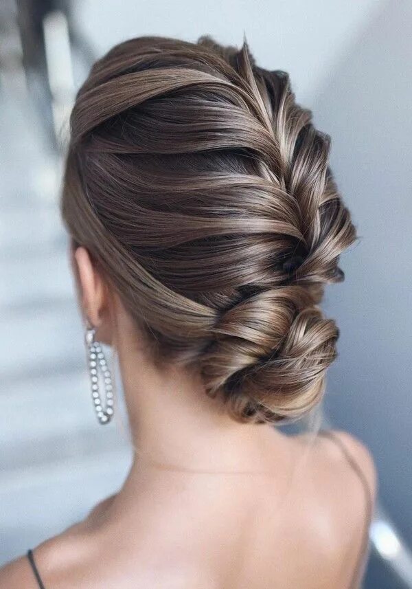 Прически 24 20 Trendy Low Bun Wedding Updos and Hairstyles Hair styles, Bun hairstyles, Medi