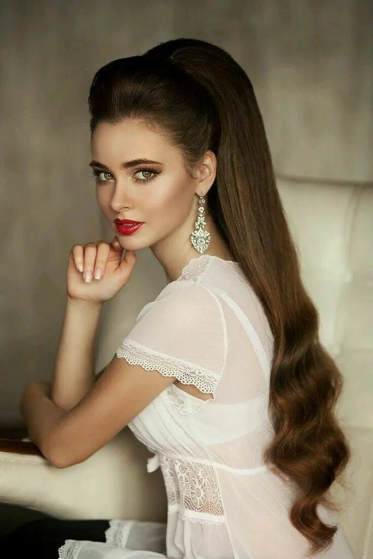 Прически 24 года женские на длинные волосы Pin by Court Mann on Looking over her shoulder II Long hair styles, Hair styles,