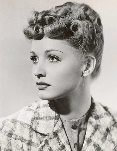 Прически 40 годов женские What Were the Most Popular Hairstyles Of the 1940s? 1940s hairstyles, Vintage ha