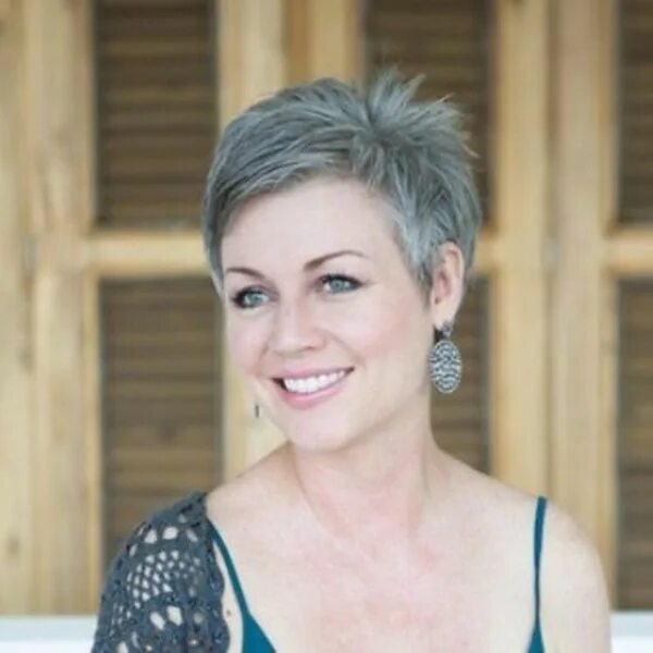 Прически 42 года Natural Grey Hairstyles for Women of Every Age0151 Short grey hair, Short hair c