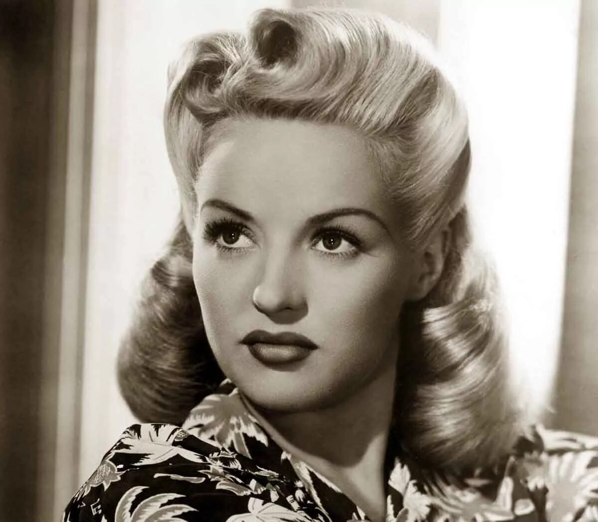 Прически 50 х годов женские в ссср 1940s Hairstyles - Memorable Pompadours 1940s hairstyles, Rockabilly hair, Vinta