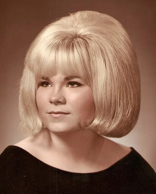 Прически 60 годов женские на средние Big Hair of the 1960s - 30 Hair Styles from the 1960s That Will Boggle Your Mind