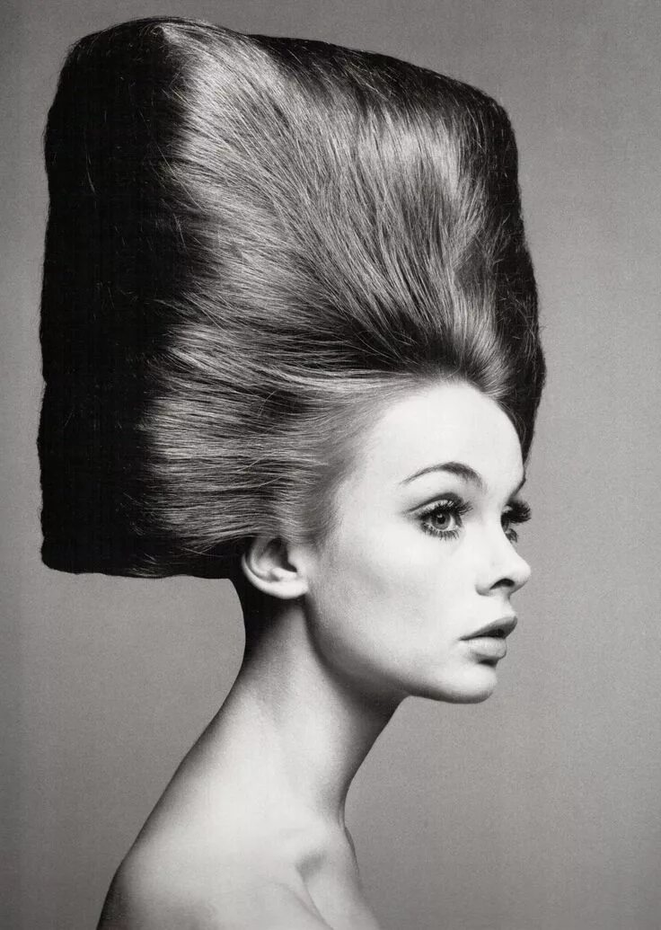 60's inspired style. 3 3 3 Coiffure année 60, Coiffure année 70, Coiffures disco