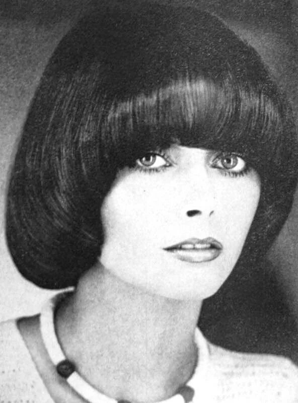 Прически 70 каре Mushroom-do Wedge hairstyles, 1970s hairstyles, Mushroom hair