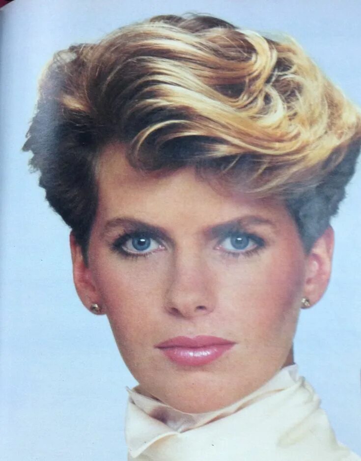 Прически 80 х на короткие волосы Image result for Retro kurzes Haar Frisuren 80s short hair, Short wavy hair, 80s