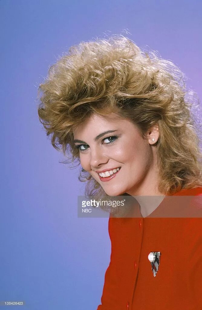 Прически 90 Lisa Whelchel as Blair Warner 1980s hair, 80s hair, 80's hairstyle