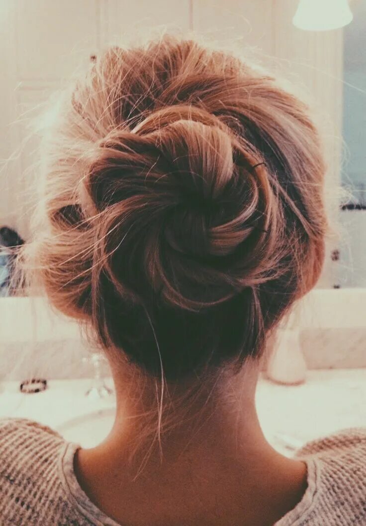 Прически без лица фото Pin by Rian Vermaas on Hair Messy hairstyles, Hairdo, Cool hairstyles