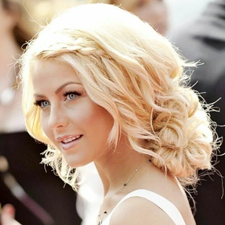 Прически блондинкам на средние Blog - Aveda Institute Columbus Wedding hairstyles, Hair beauty, Long hair style