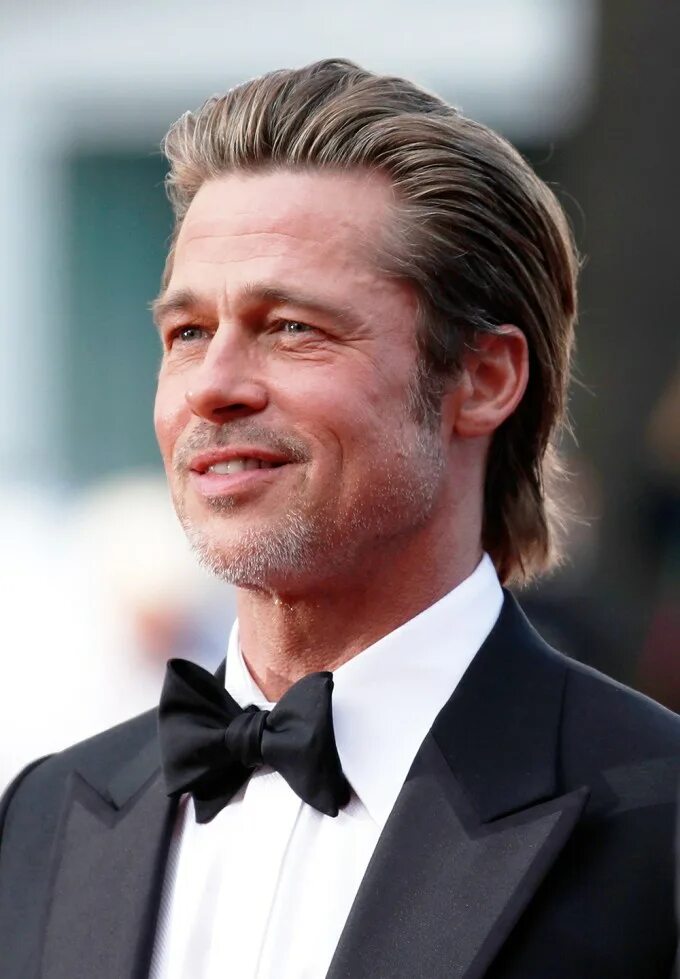 Прически брэда питта фото Brad Pitt’s Best Hairstyles: Photos - Hollywood Life