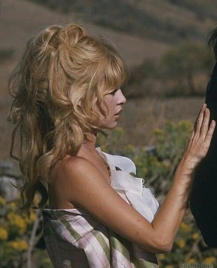 Прически бриджит бардо фото Épinglé sur Brigitte Bardot Coiffure mariage, Coiffures vintage, 27 coiffures