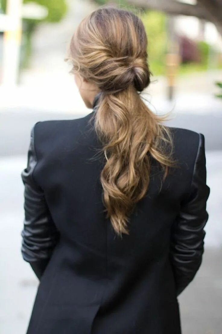 Прически делового стиля женские на средние волосы 8 Ponytail Styles for Long Hair @ http://seduhairstylestips.com Hair styles, Lon