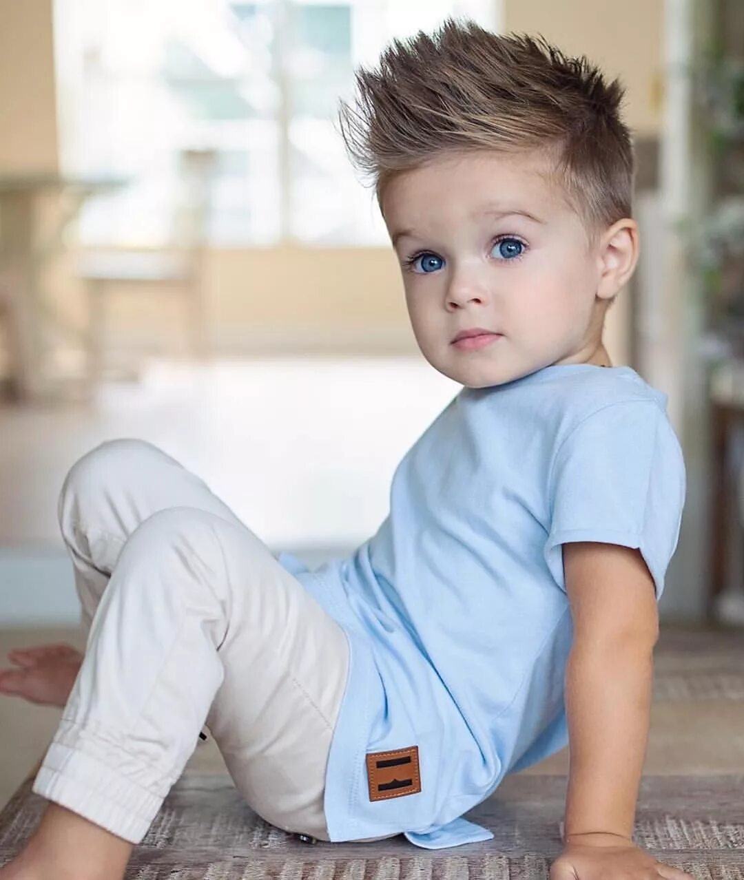 Прически детей 3 лет мальчики Image may contain: 1 person, sitting Baby boy hairstyles, Baby boy haircuts, Tod