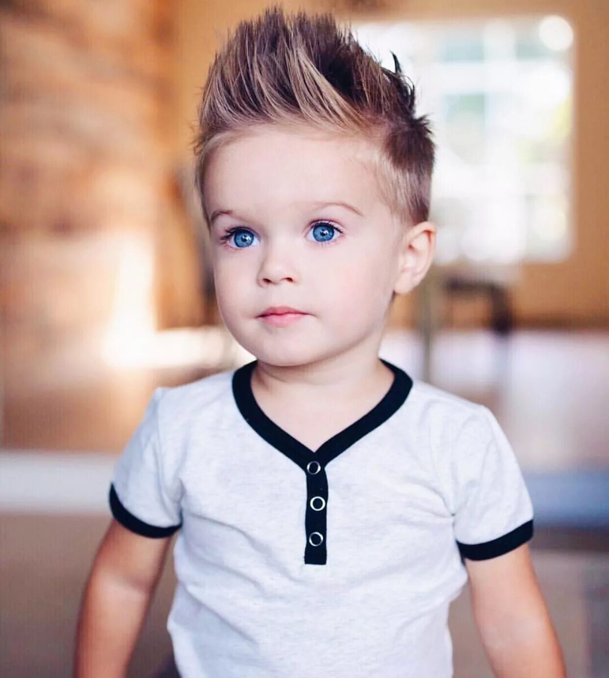 Прически детей мальчиков фото Henley Ringer Tee Kids hairstyles, Little boy haircuts, Little boy hairstyles