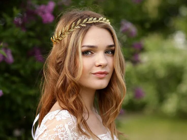 Прически девочка 18 лет Pin on hair hair Headband hairstyles, Grecian headpiece, Gold leaf headband