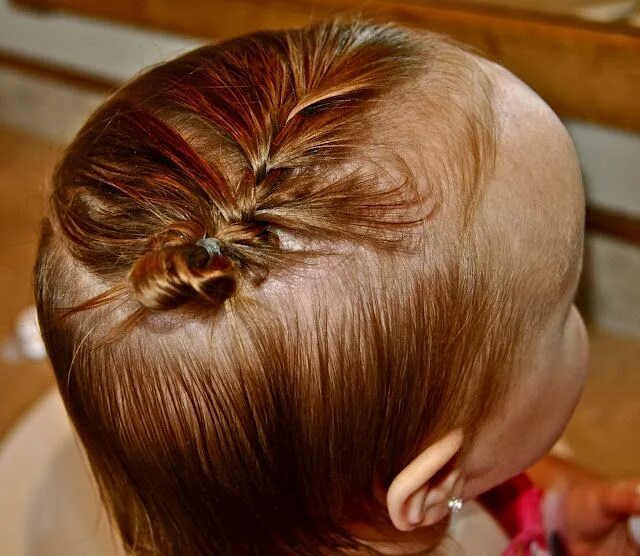 Прически девочкам мало волос 15 Hairstyles for busy toddlers Baby hairstyles, Toddler hairstyles girl, Kids h