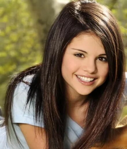 Прически девушкам 16 лет Selena Gomez; aww so sweet! Haircuts for long hair with bangs, Long hair with ba