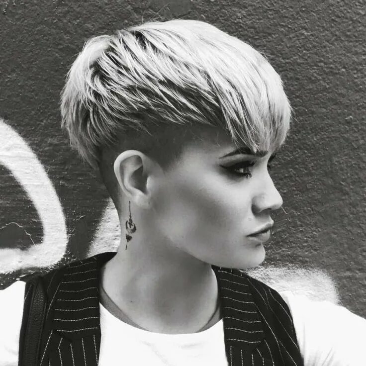 Прически длинные и короткие стрижки Sandra Short Hairstyles - 1