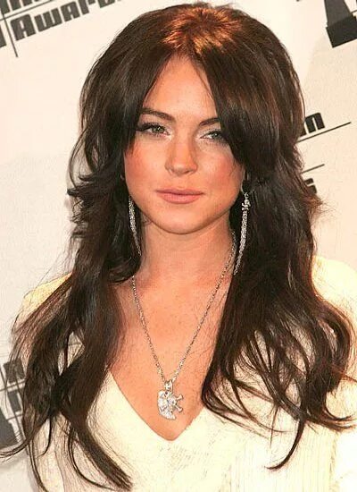 Прически длинные волосы макушке Lindsay Lohan Long Wavy Black Hair Cuts Long layered haircuts, Long hair styles,