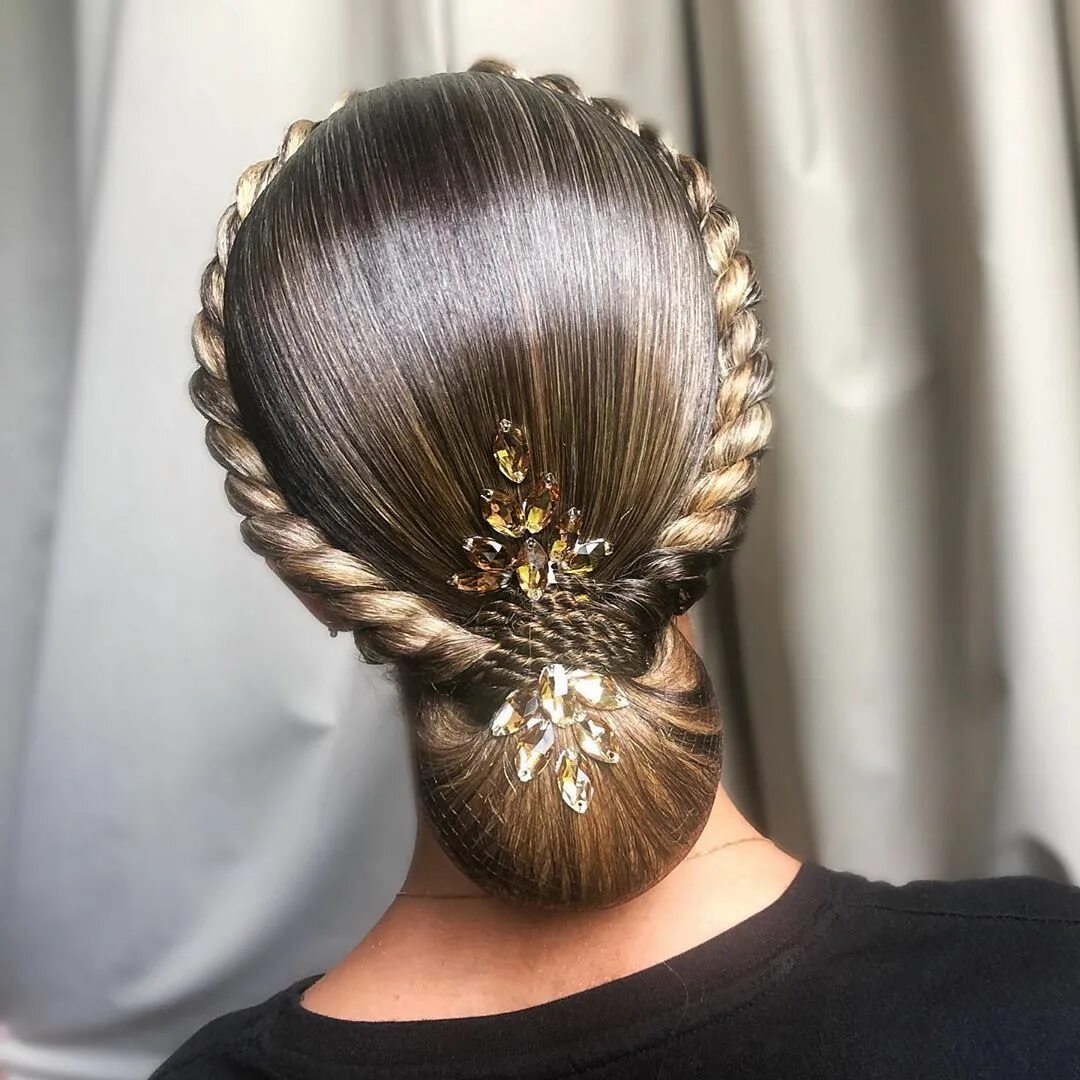 Прически для бальных танцев BALLROOM HAIRSTYLE AND MAKE-UP on Instagram: "Booking for The London Ball: +3809