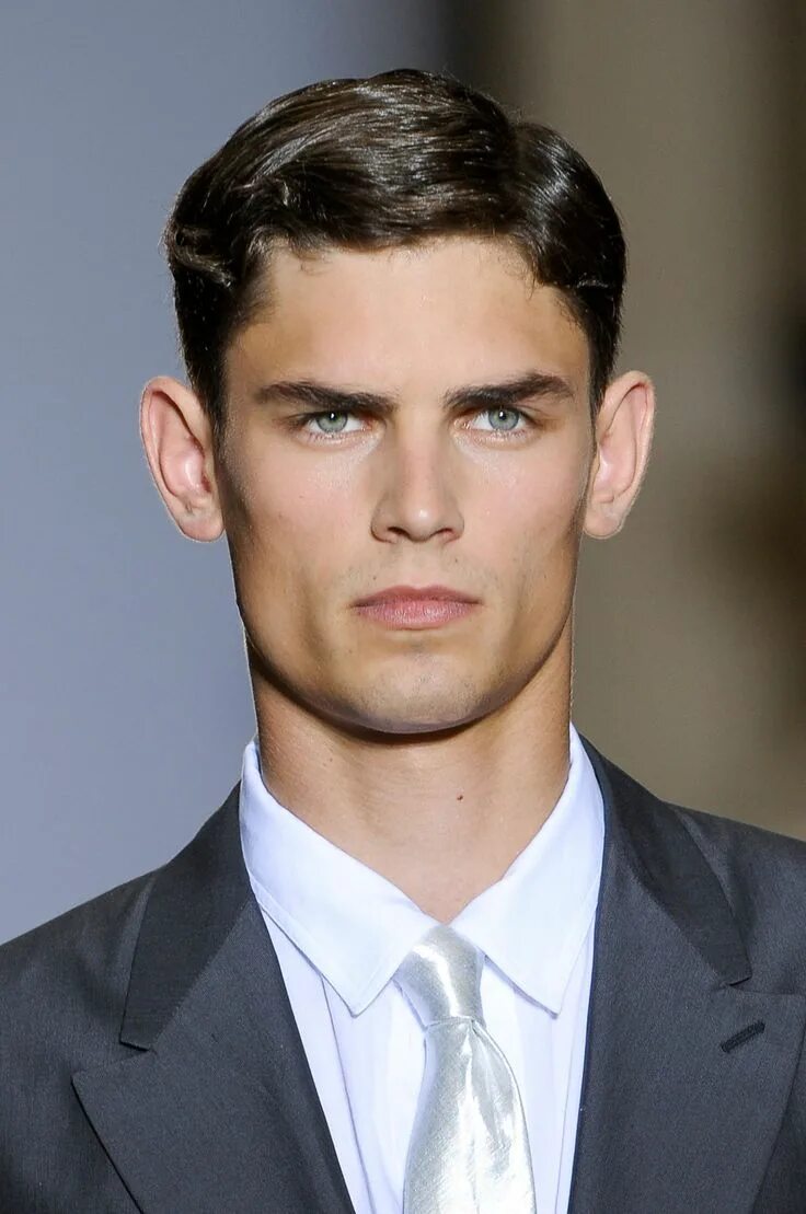 Прически для большой головы мужские Arthur Goose for Viktor & Rolf S 2013 detail Hair and beard styles, Mens hairsty