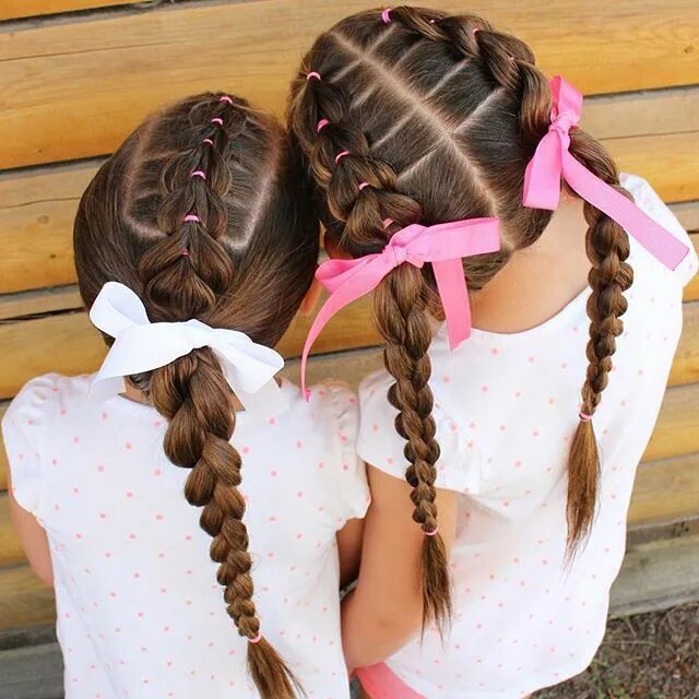 Прически для девочек 2 косички Chelsea on Instagram: "This was the hair the girls wore on our last day of campi