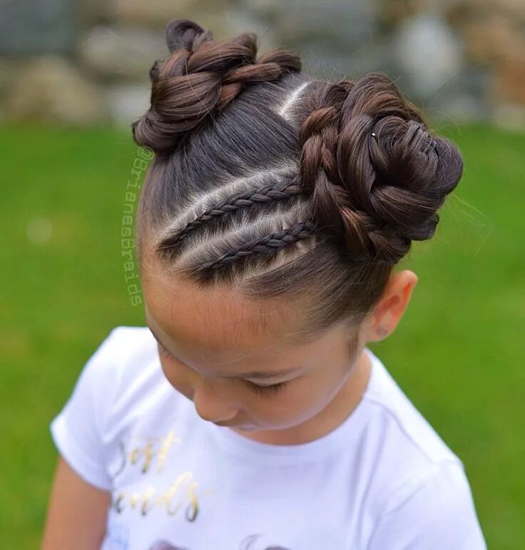 Прически для девочек 7 лет Image may contain: one or more people, outdoor and closeup Kids hairstyles, Kids