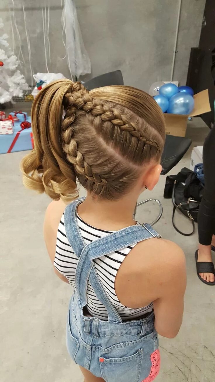 Прически для девочек для спорта Gymnastics hair. Braids. Side pony @hairtobe/facebook Cute braided hairstyles, G