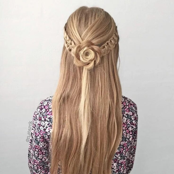 Прически для девочек на длинные распущенные Pin by Gail on Hair Braids & Ponytails Hair styles, Braided prom hair, Long hair