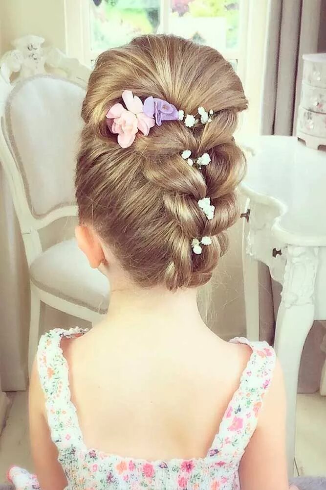 Прически для девочек на свадьбу легко Flower Girl Hairstyles: 33 Trendy Looks 2022 Guide Flower girl hairstyles, Flowe