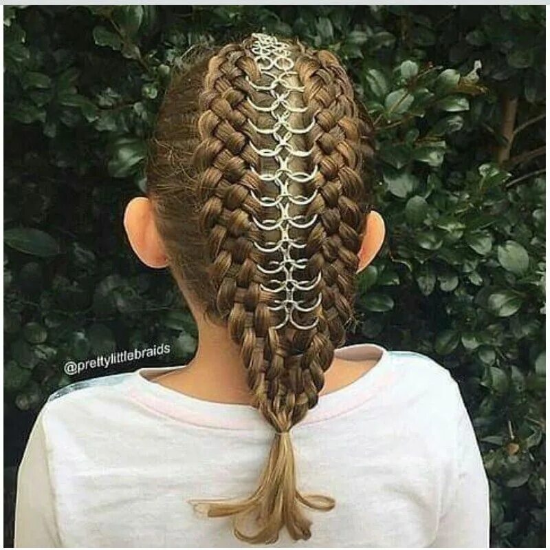 Прически для девочек сложные Pin by Sibel Seker on Çocuk Saç Tasarımı.... Braids with beads, Braids for long 