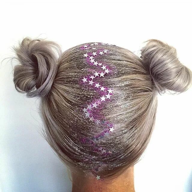 Прически для девочек со стразами swimforthemusicthatsavesyoursoul Hair styles, Glitter hair, Festival hair