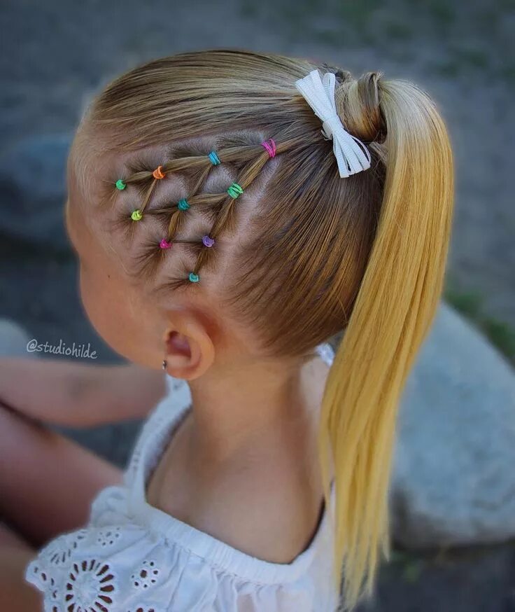 Прически для девочек со стразами Elastic style into a ponytail inspired by @pr3ttygirl79 @studiohilde on Instagra