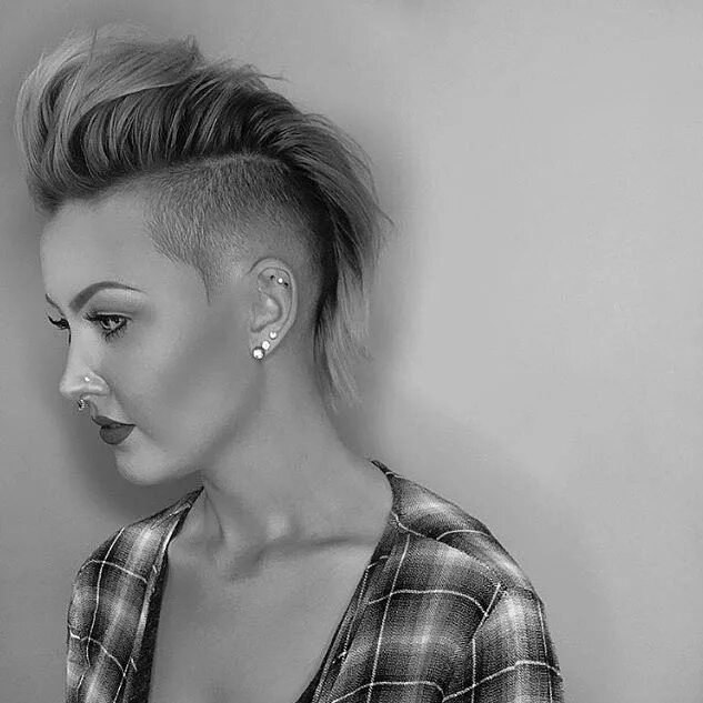 Прически для девочек выбритые виски Flawless Faded Faux Hawk #Hair By @luiiisc Follow Him Model @jacquelynmarieh #UC