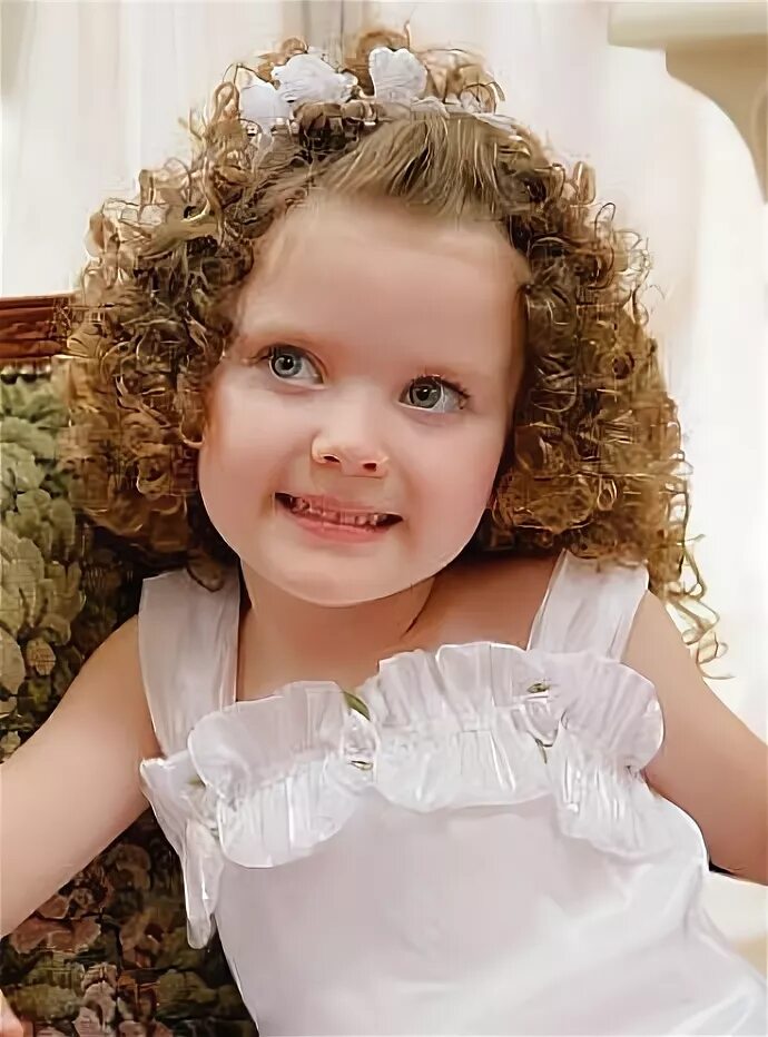 Прически для девочки на волнистые Be Creative with Your Little Girl Hairstyles: Little Girls Curly Hairstyle Hipst