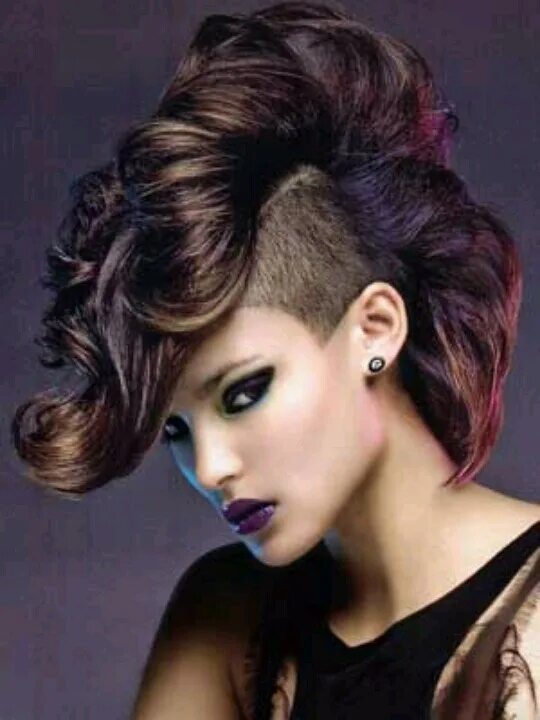 Прически для девушек Pin by Ursula tomyn on Hair in 2023 Mohawk hairstyles for women, Mohawk hairstyl