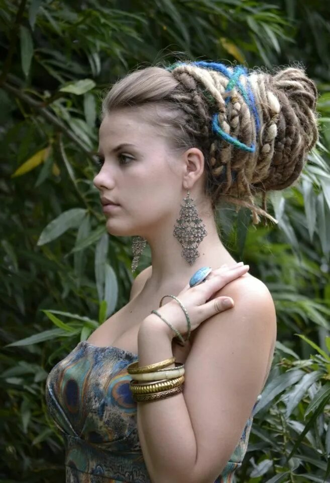 Прически для дредов для девочки Dread up do Hair styles, Dread hairstyles, Dreads girl