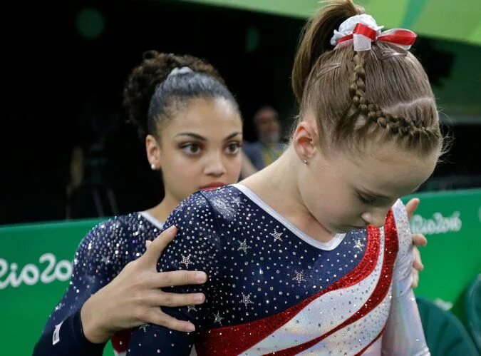 Прически для гимнасток для девочек с волной Olympian Style Inspires Kids - and Some Adults (Published 2016) Gymnastics hair,