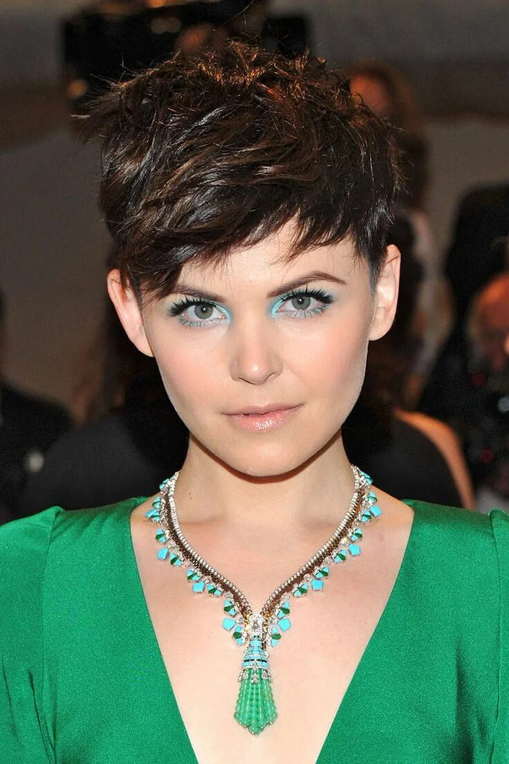 Прически для короткой шеи 60 of The All-Time Best Celebrity Pixie Cuts Celebrity pixie cut, Hair story, Ha